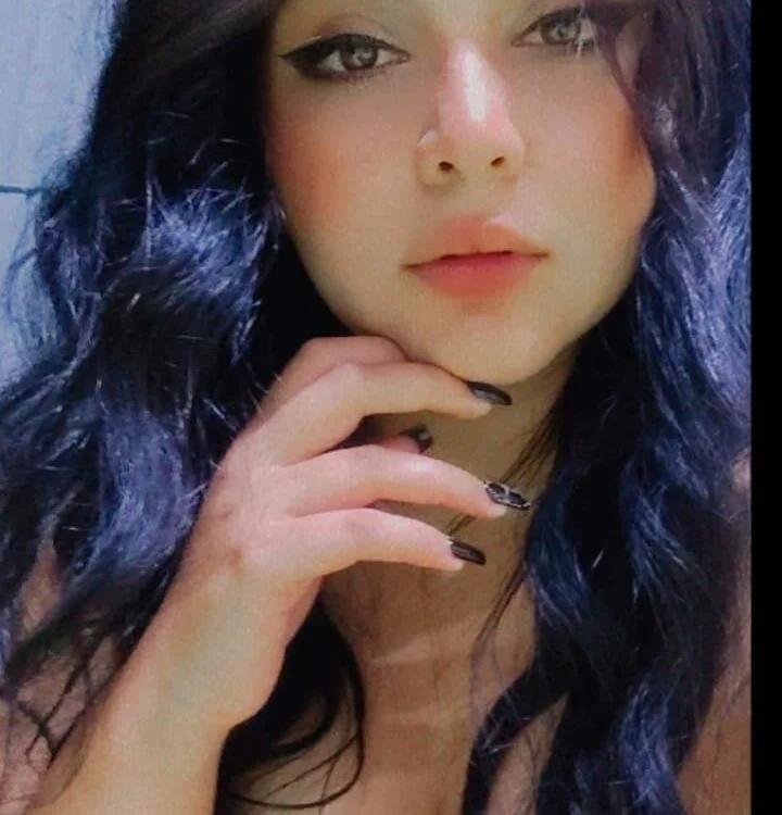 Amara_Stone_'s Offline Chat Room