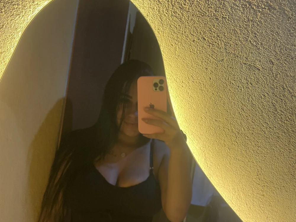 milinha3453's Offline XXX Chat