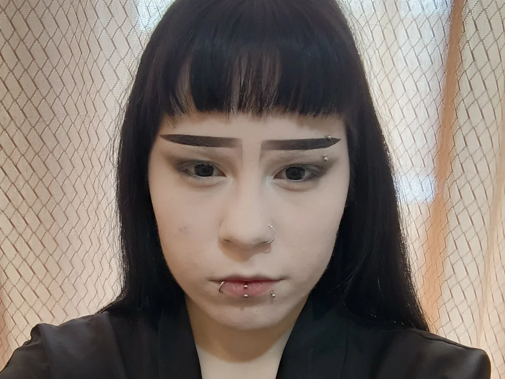 AngelicaFeest's Offline Chat Room