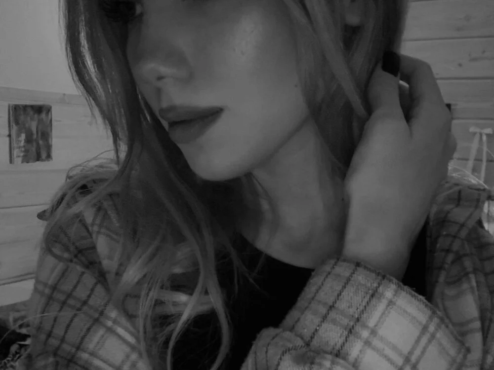 EmmaStoneWants: συνομιλία ΧΧΧ εκτός σύνδεσης