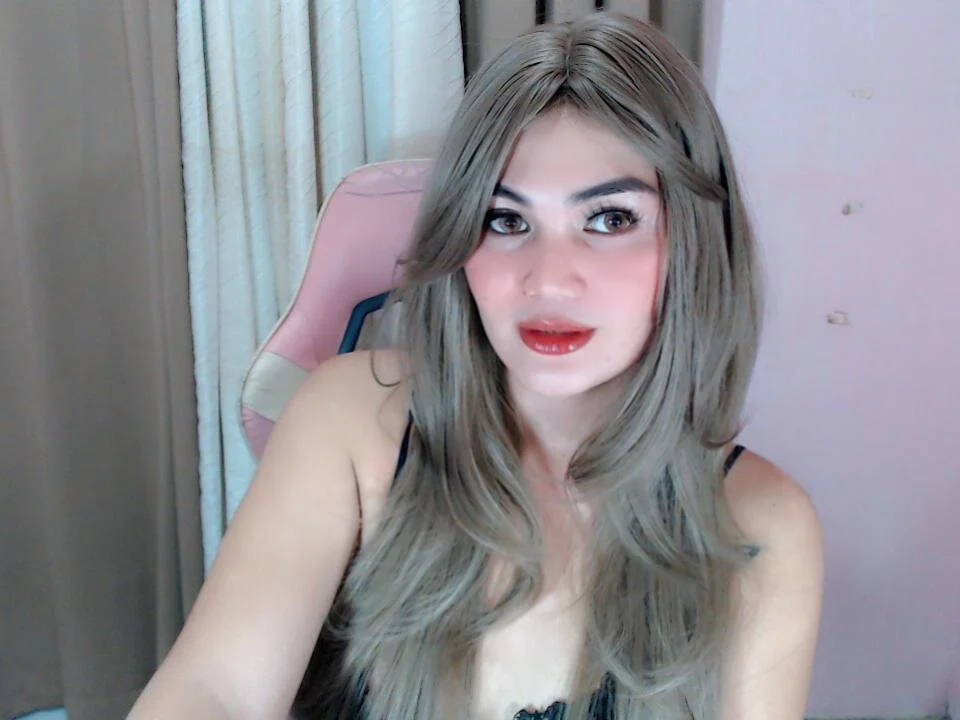 Felicity_luxn Offline XXX chat