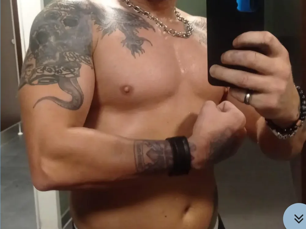 Offline chatovací místnost FatWhiteCock2807