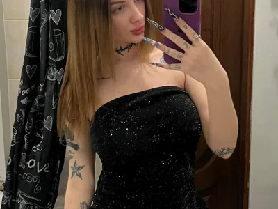 AlisTrisx Female Shaven Cam Strip