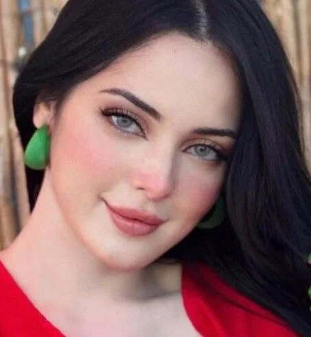 Doudou_123 Adlı Modelin Canlı XXX Sohbeti