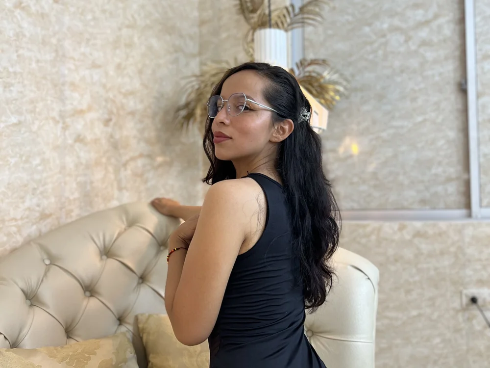 PAULAAHOT's Offline Chat Room