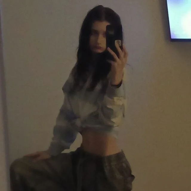 kira_montelle Chat XXX Ngoại tuyến