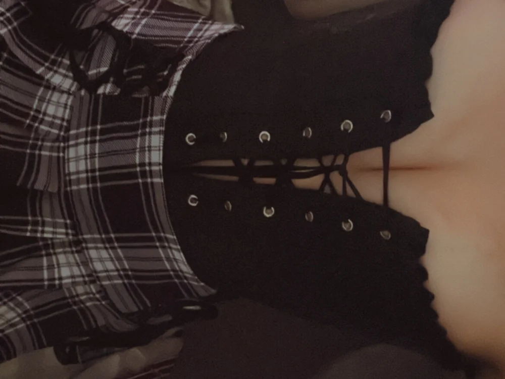ivysplayhouse's Offline XXX Chat