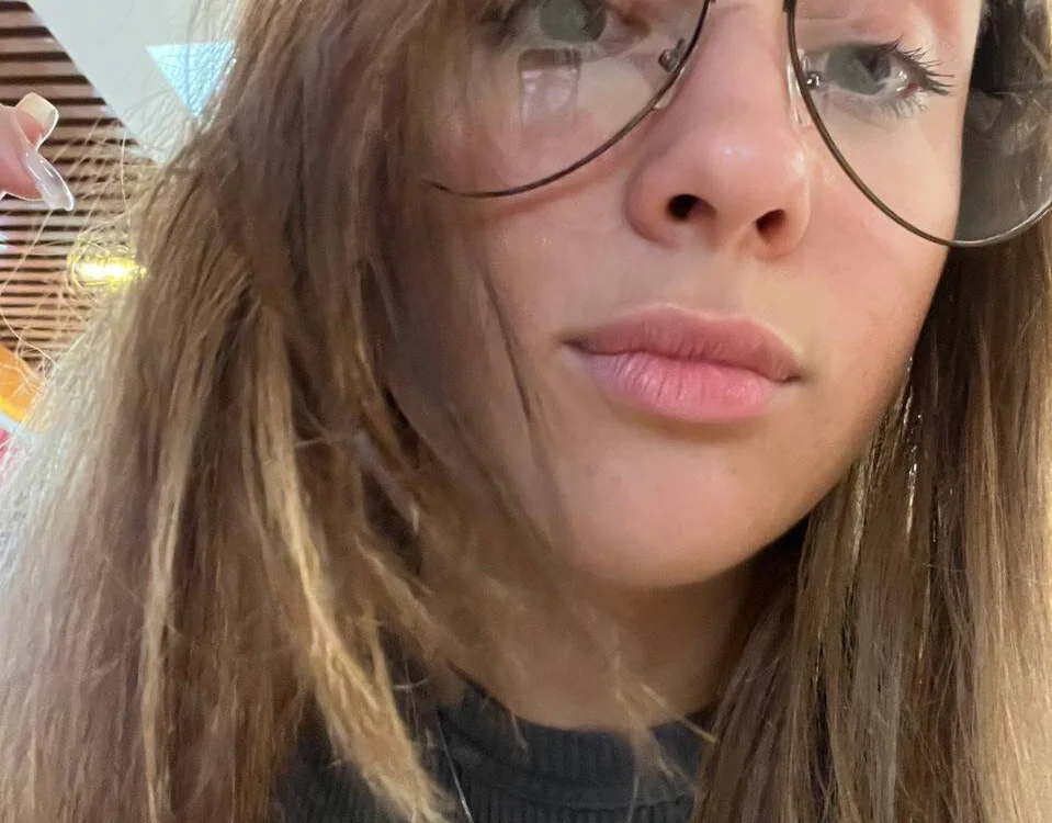 ConniePartin's Offline Chat Room