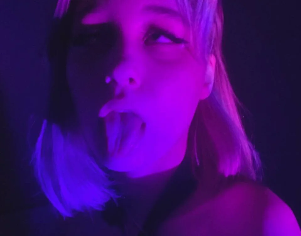 ChristinaWebste's Offline XXX Chat