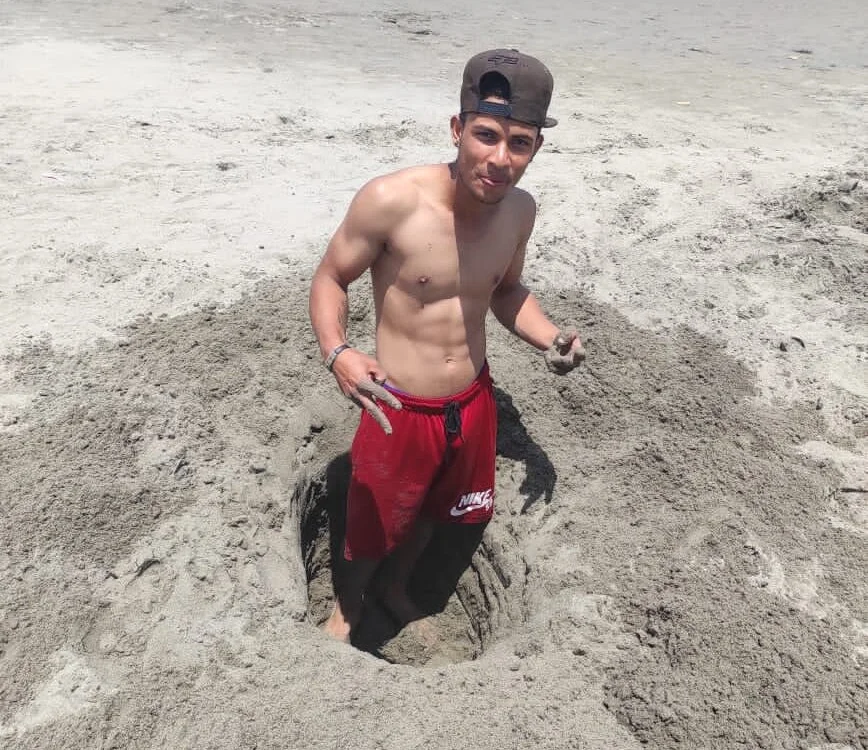 Alejandr420 Offline XXX-Chat