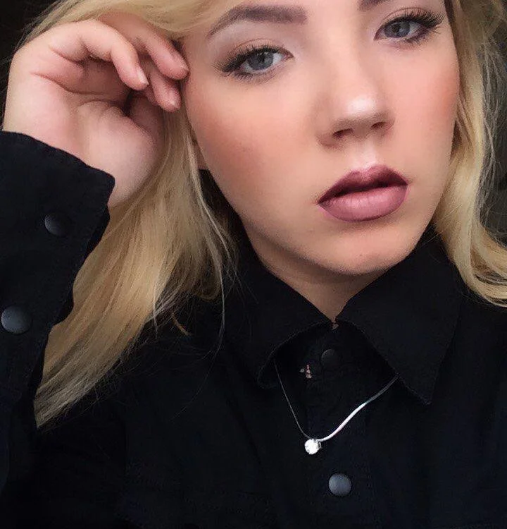 AlinaLights' Offline XXX Chat