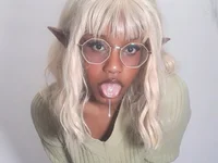 Elfeebee's Offline XXX Chat