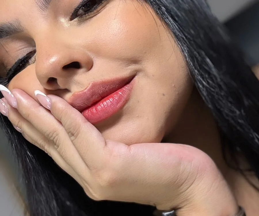 alesianovaa 离线XXX聊天