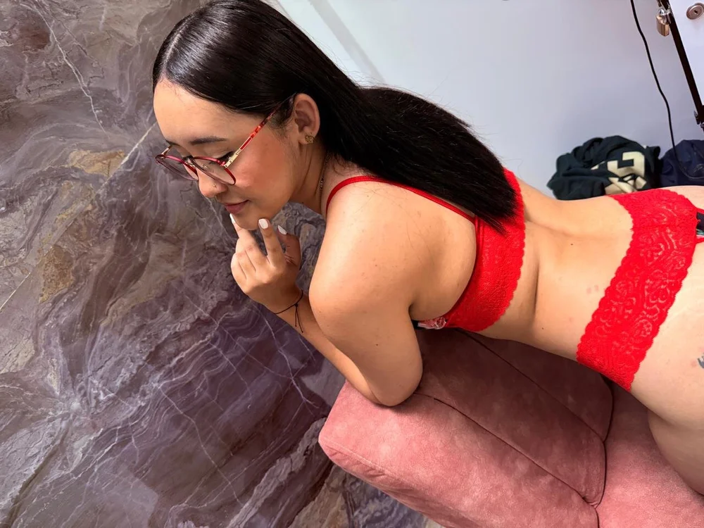 KarlaPazz's Offline Chat Room