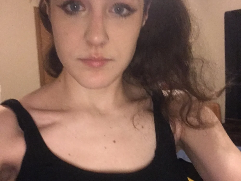 rileyyb_ Adlı Modelin Çevrimdışı XXX Sohbeti