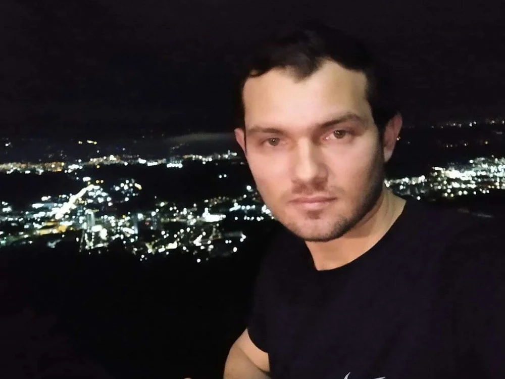 Mono_hot12's Offline Chat Room