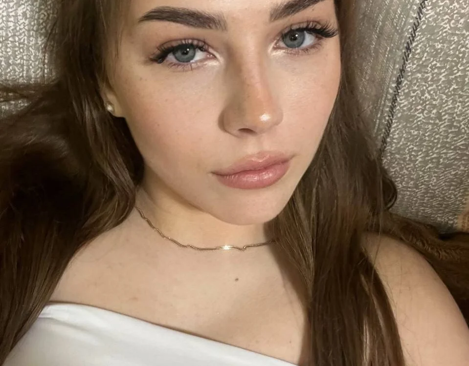 IceTeaa_'s Offline Chat Room