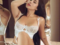 amelie_leigh Adlı Modelin Canlı XXX Sohbeti