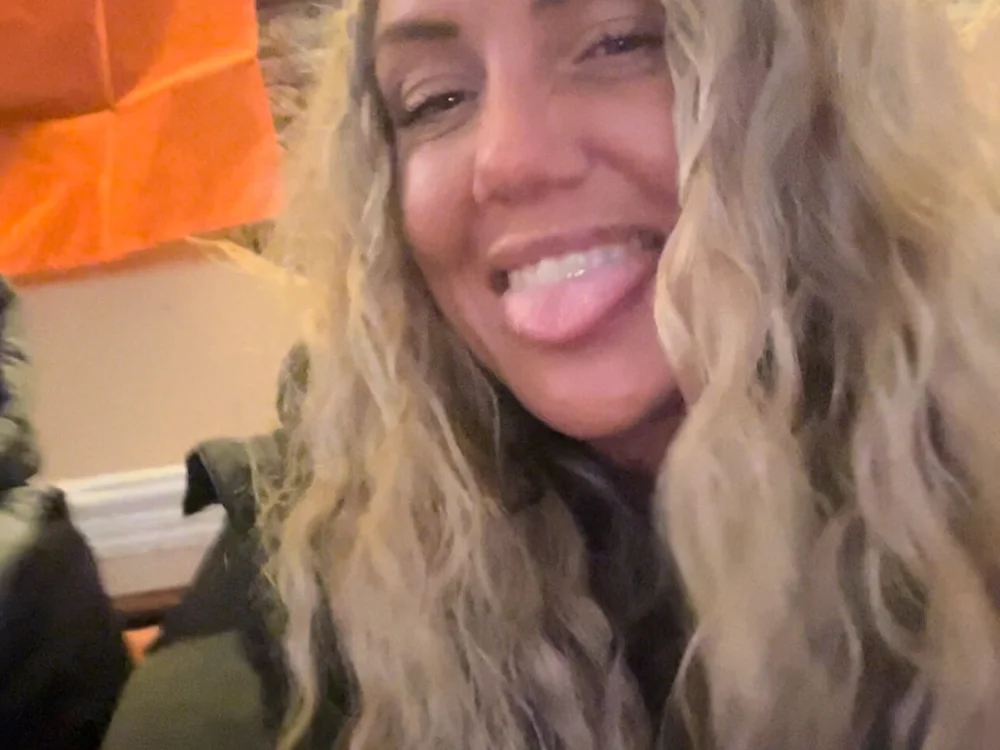 Jenna997's Offline Chat Room