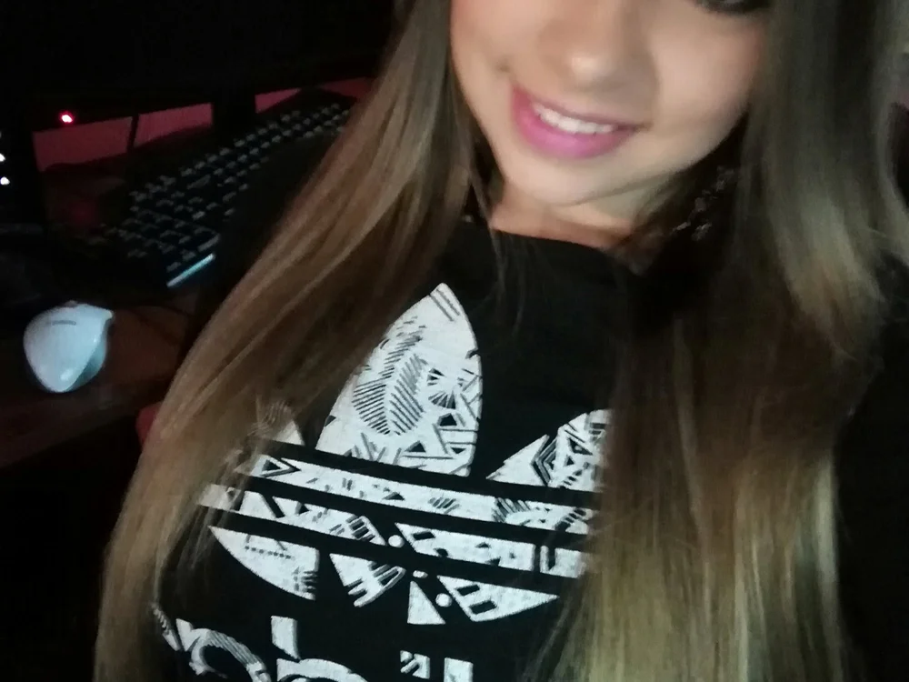 MIA_SWEETT's Offline Chat Room