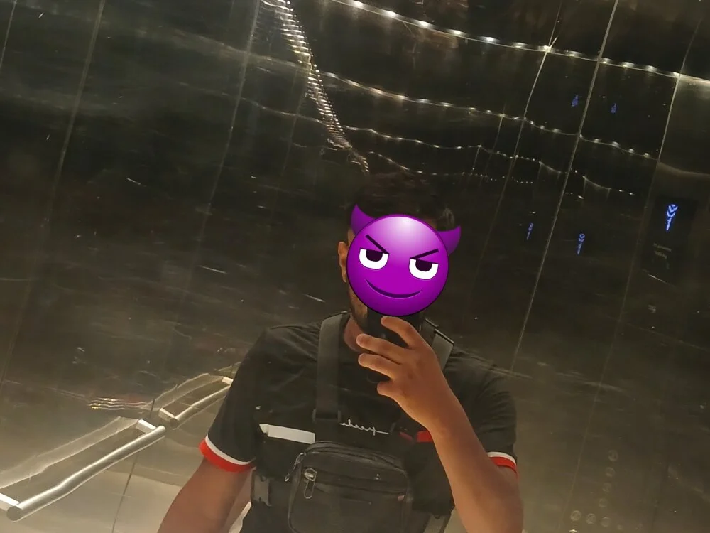 Josejose1984 Adlı Modelin Çevrimdışı XXX Sohbeti