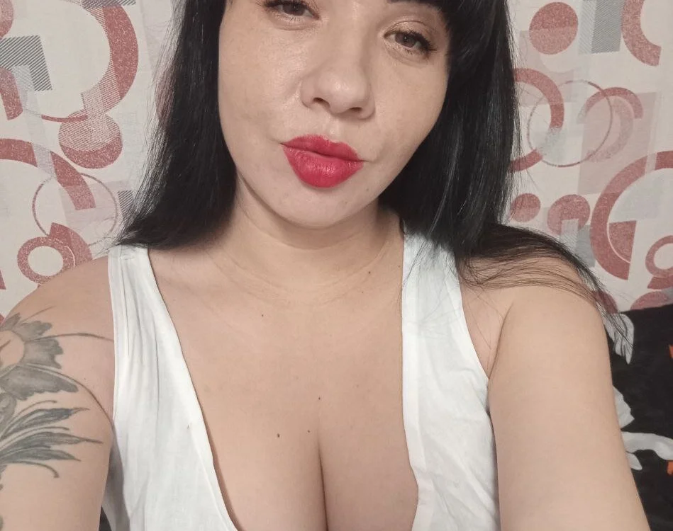 KARINA-TITS' Offline XXX Chat