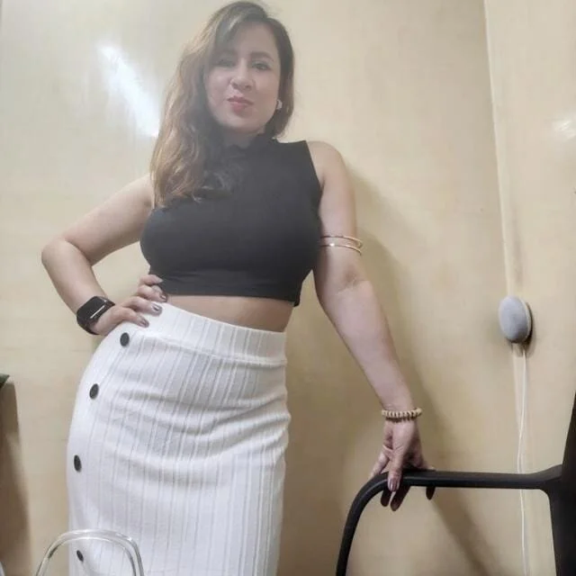 scarleth_hotmilf's Offline XXX Chat