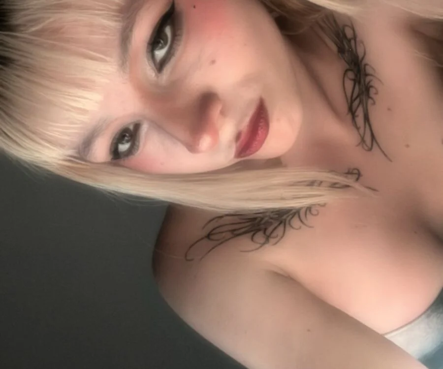 Cloe_five's Offline XXX Chat