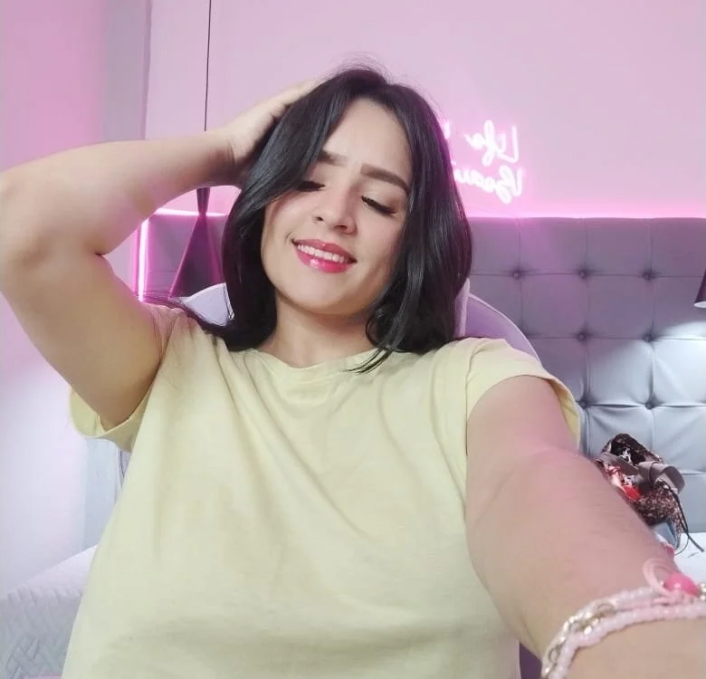 SofiHot_'s Offline Chat Room