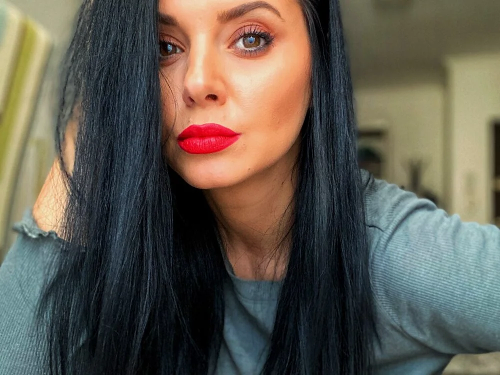 LilyRoselyn Offline XXX-chat