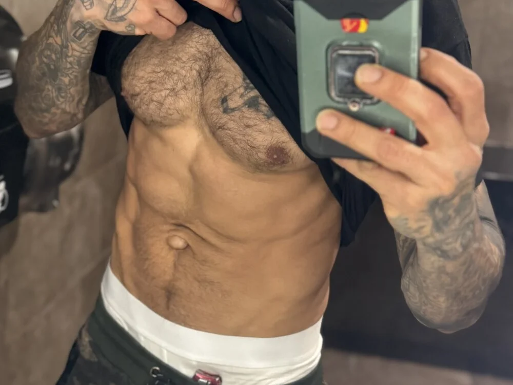 Carlosbigz offline XXX-chat