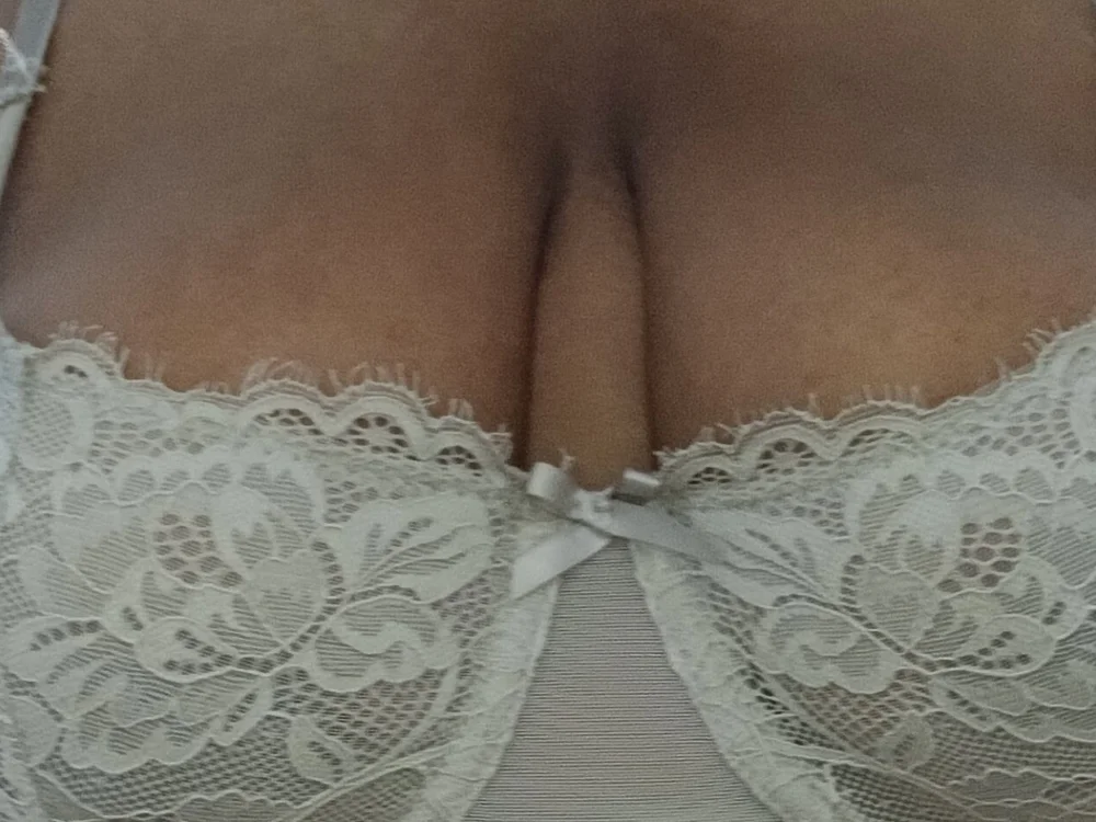 YaGurlNia offline XXX-chatje