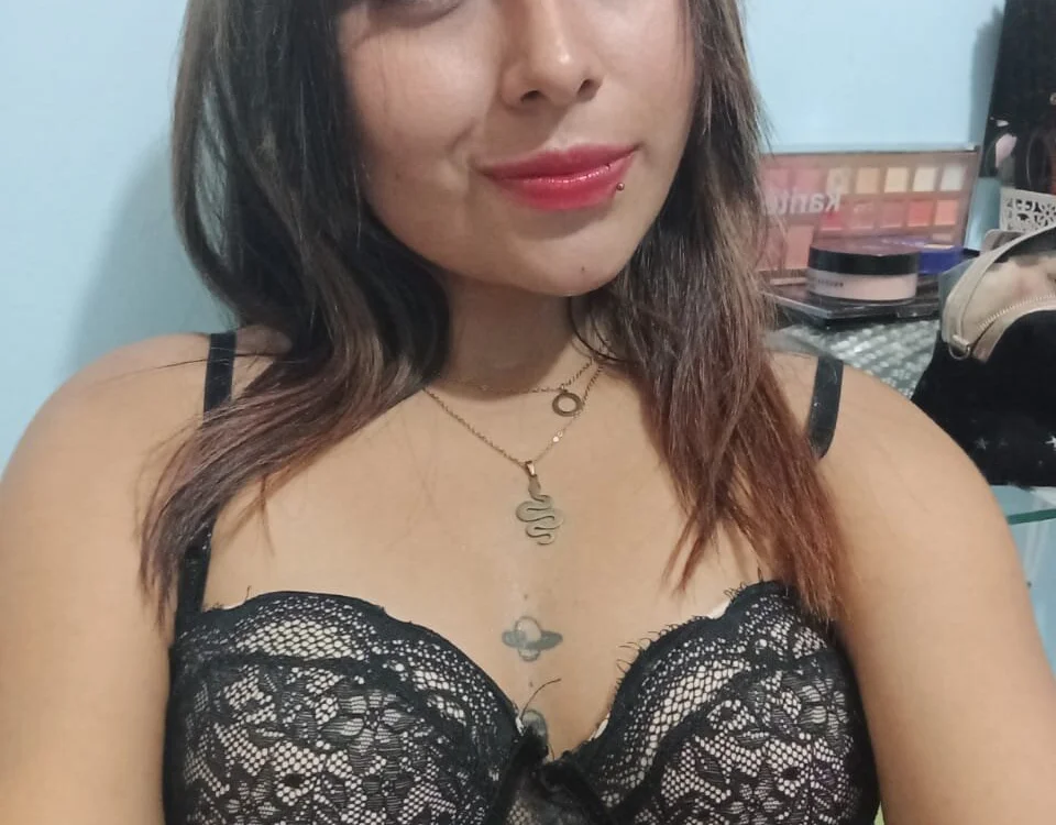 Paulina_Latin's Offline Chat Room