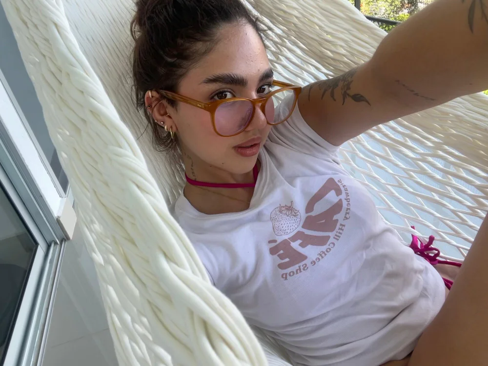 QUEENMANGO offline chatrum
