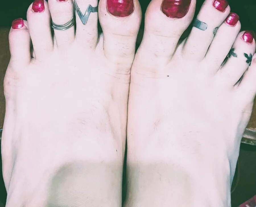 feetqueens 離線 XXX 聊天