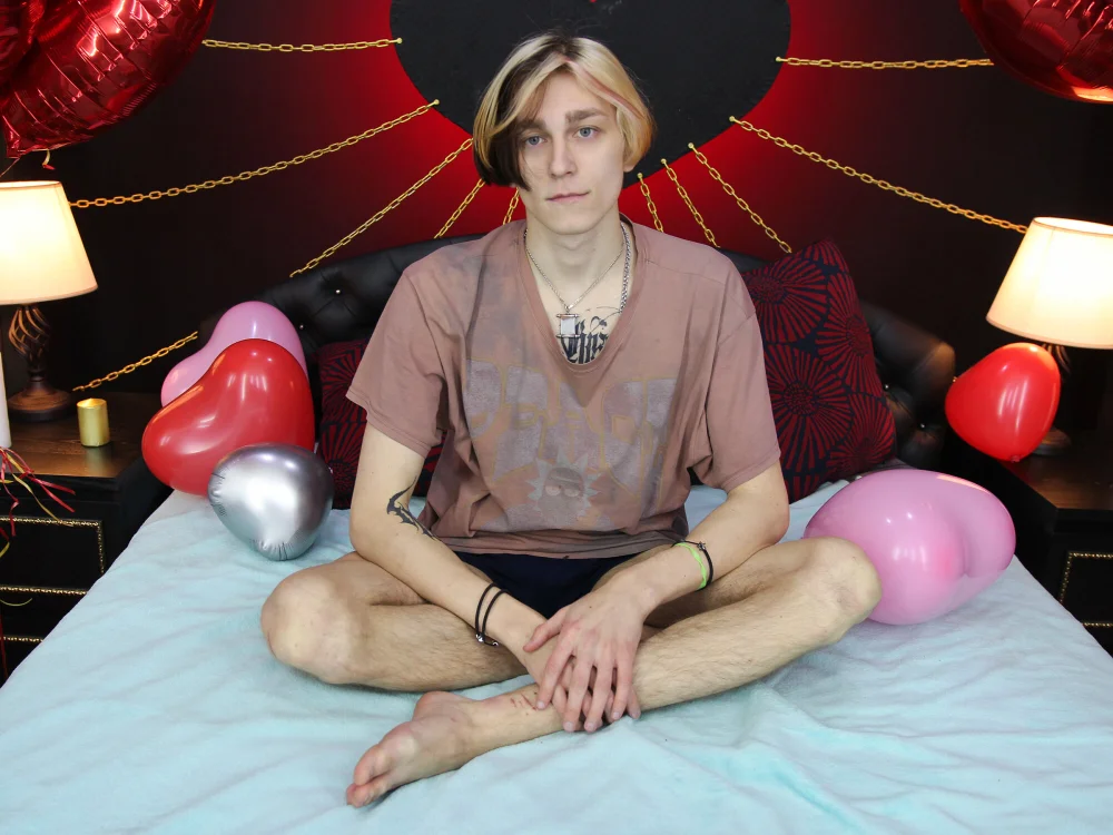 AlfieKlein's Offline XXX Chat