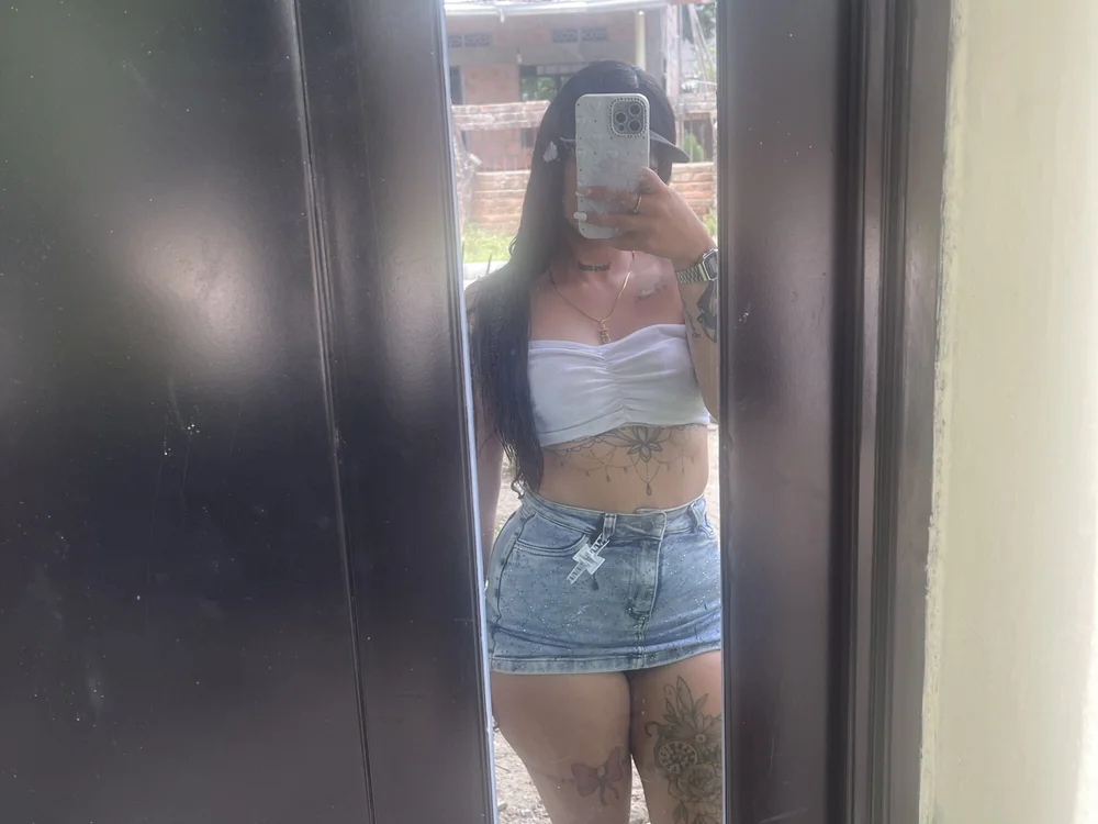 Pamela232412's most recent online preview