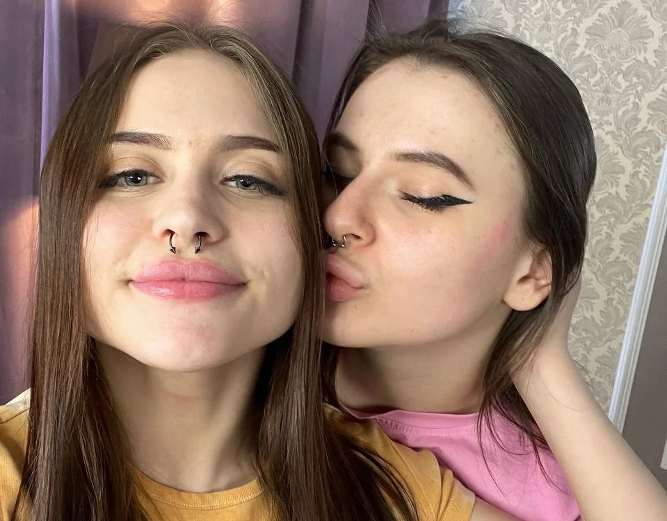 WhitneyCounsell's Offline XXX Chat