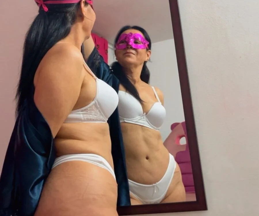 Elenna__ Chat XXX offline