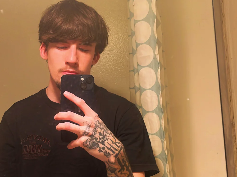 lsksokswjwjbshsjshs Chat XXX offline