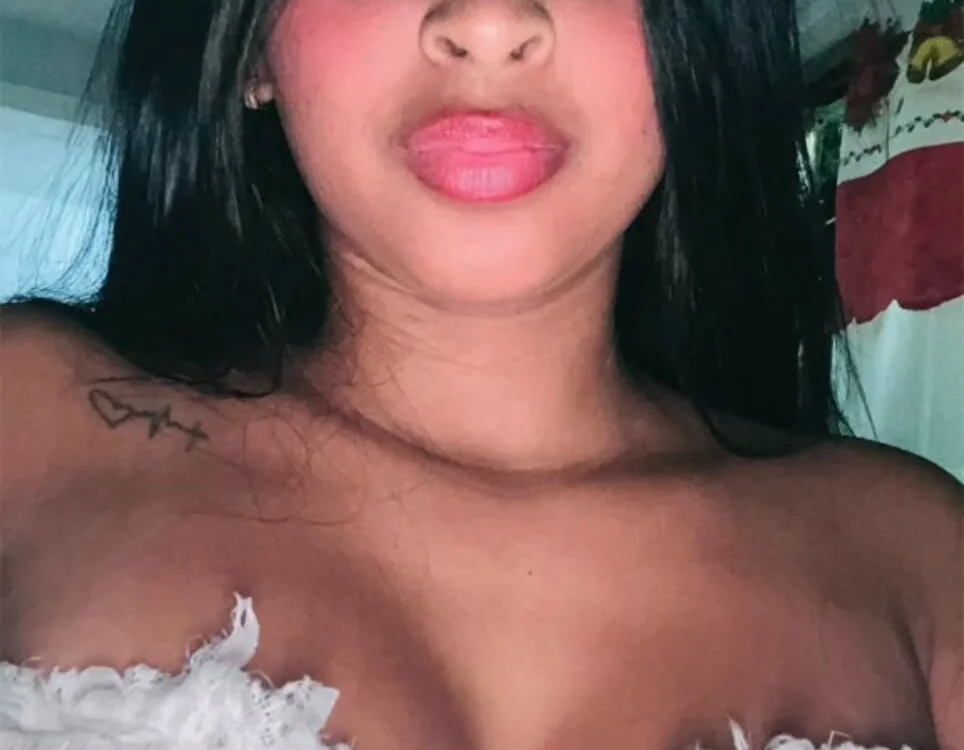 Milanyvero_ Adlı Modelin Çevrimdışı XXX Sohbeti
