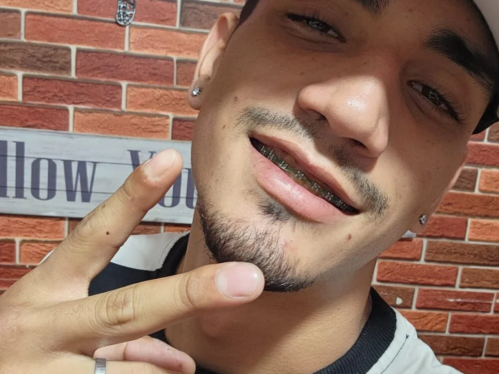 Sexvergon_26 Offline XXX-chat