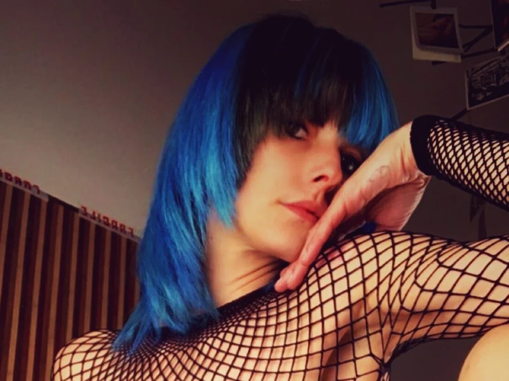 xxxBlueMoon's Offline Chat Room