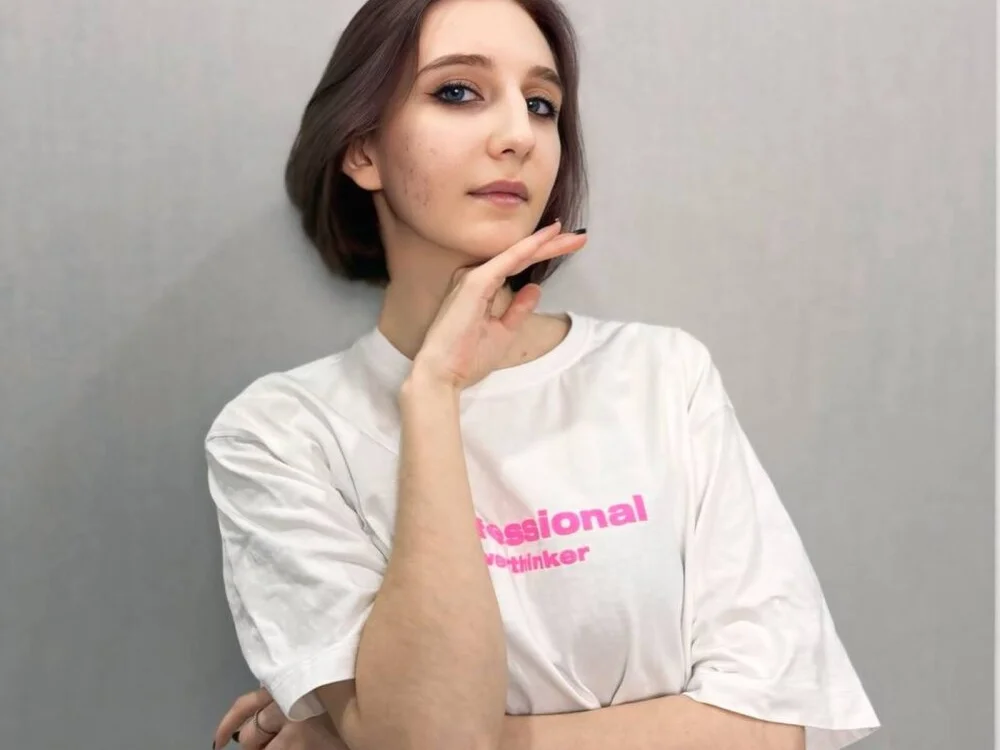 دردشة EnaFabiano الجنسية دون اتصال