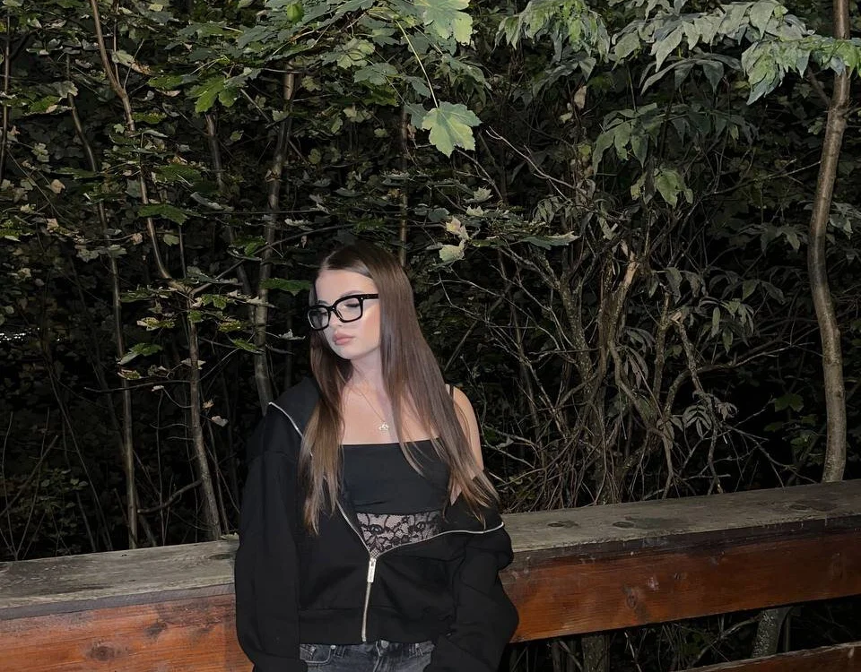 AguedaBurkn Offline XXX chat