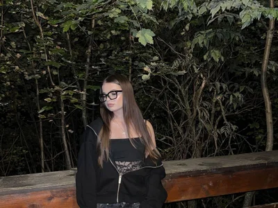 AguedaBurk - Girl 