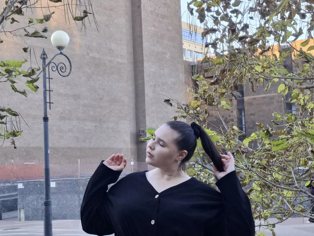 UmbraCalypso Adlı Modelin Çevrimdışı XXX Sohbeti