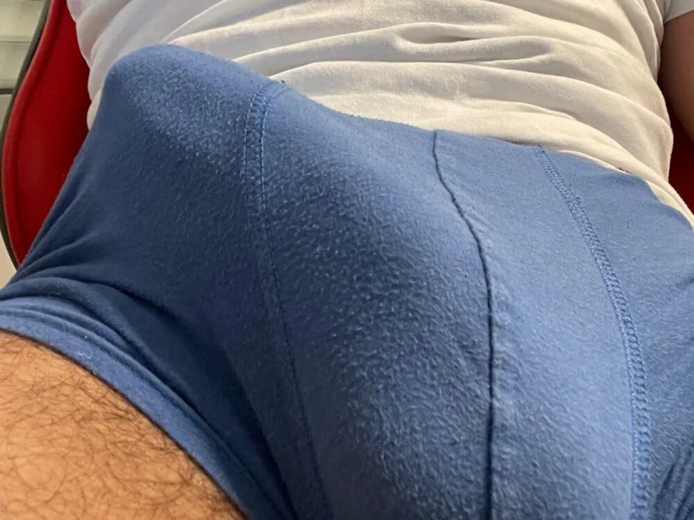 guy11guy's Offline XXX Chat