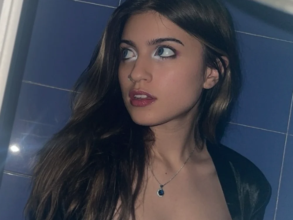 kittycatbubs Adlı Modelin Çevrimdışı Sohbet Odası