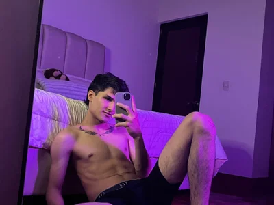 Andrew_BigTeen Male Striptease XXX Cam